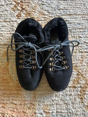 Black Lace-Up Women's Cozy Ankle Boots
